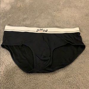 2xist Flash Briefs